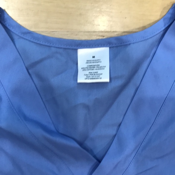 Scrub top - Picture 2 of 3